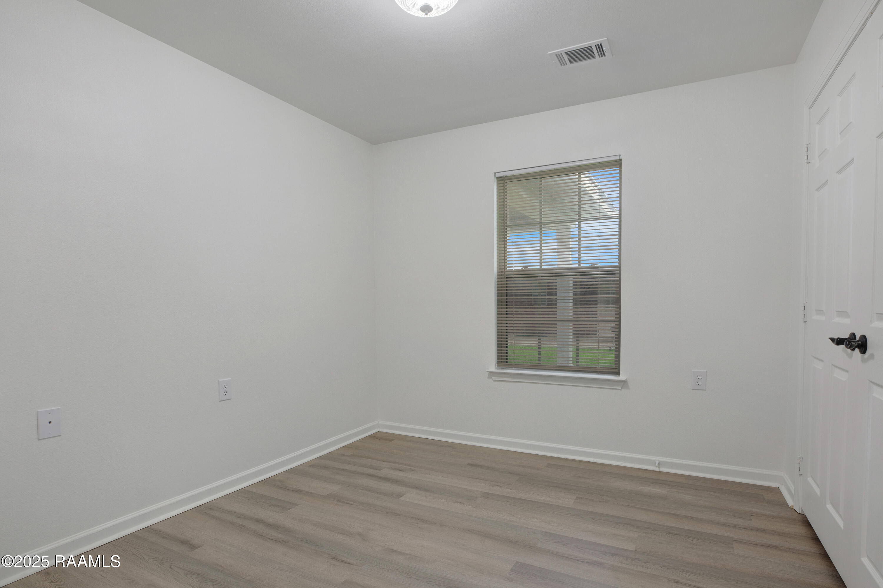 907 West End New Iberia, LA 70560 - Photo 8 of 12 907 West End