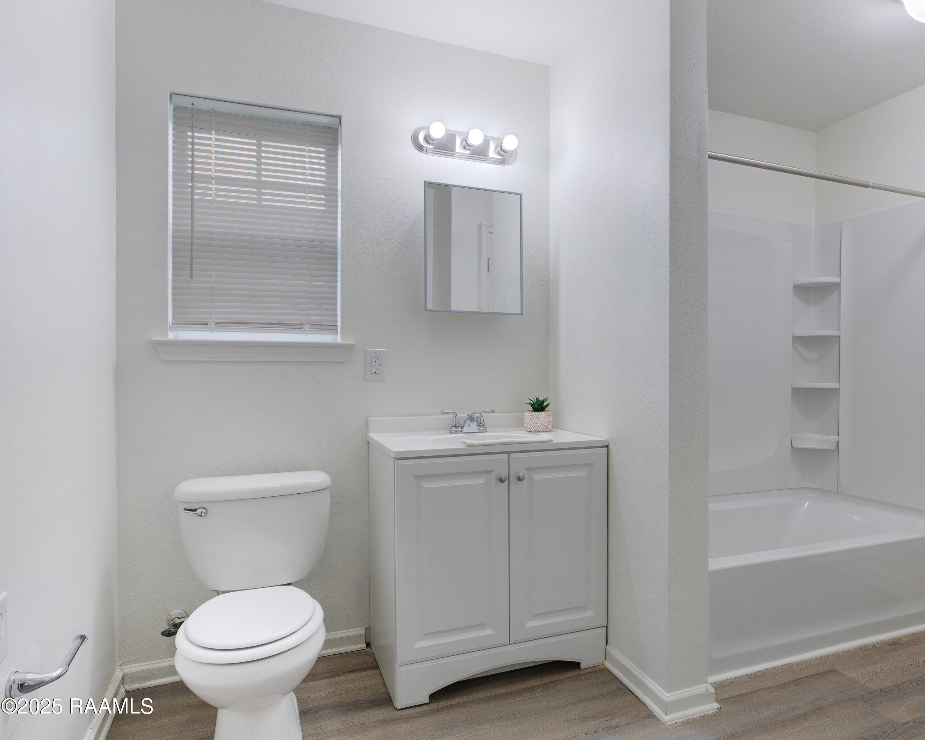 907 West End New Iberia, LA 70560 - Photo 9 of 12 907 West End