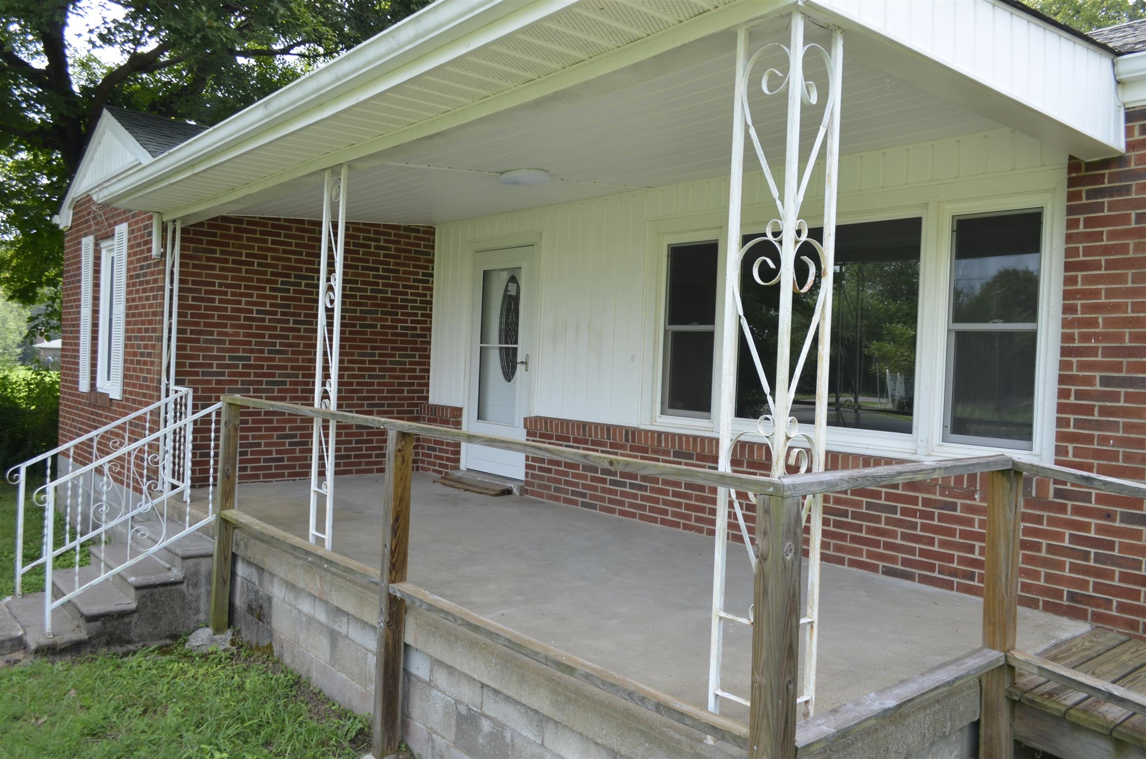 2109 Edgewood Road Dickson, TN 37055 - Photo 2 of 18 Gallery Image 2