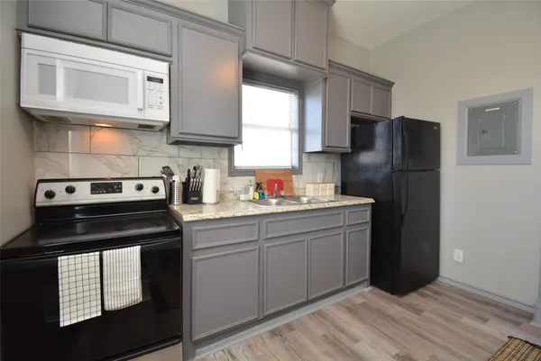 $1,550 | 7124 Avenue F, Unit 9, Houston, TX 77011