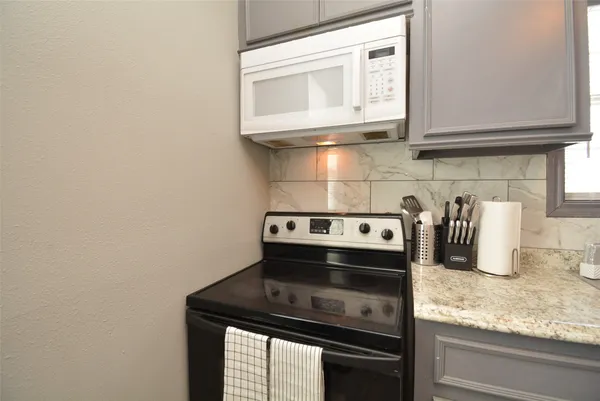 $1,550 | 7124 Avenue F, Unit 9, Houston, TX 77011