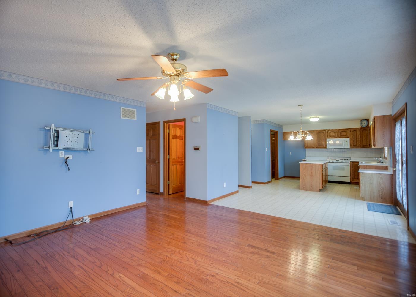 3951 Butler Hill Road St. Louis, MO 63129 - Photo 9 of 29 Gallery Image 9