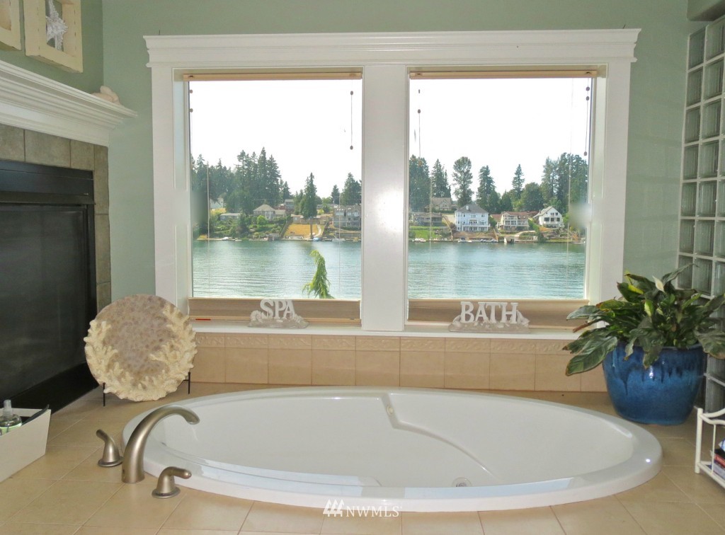 7008 Vandermark Road East Bonney Lake, WA 98391 - Photo 14 of 24