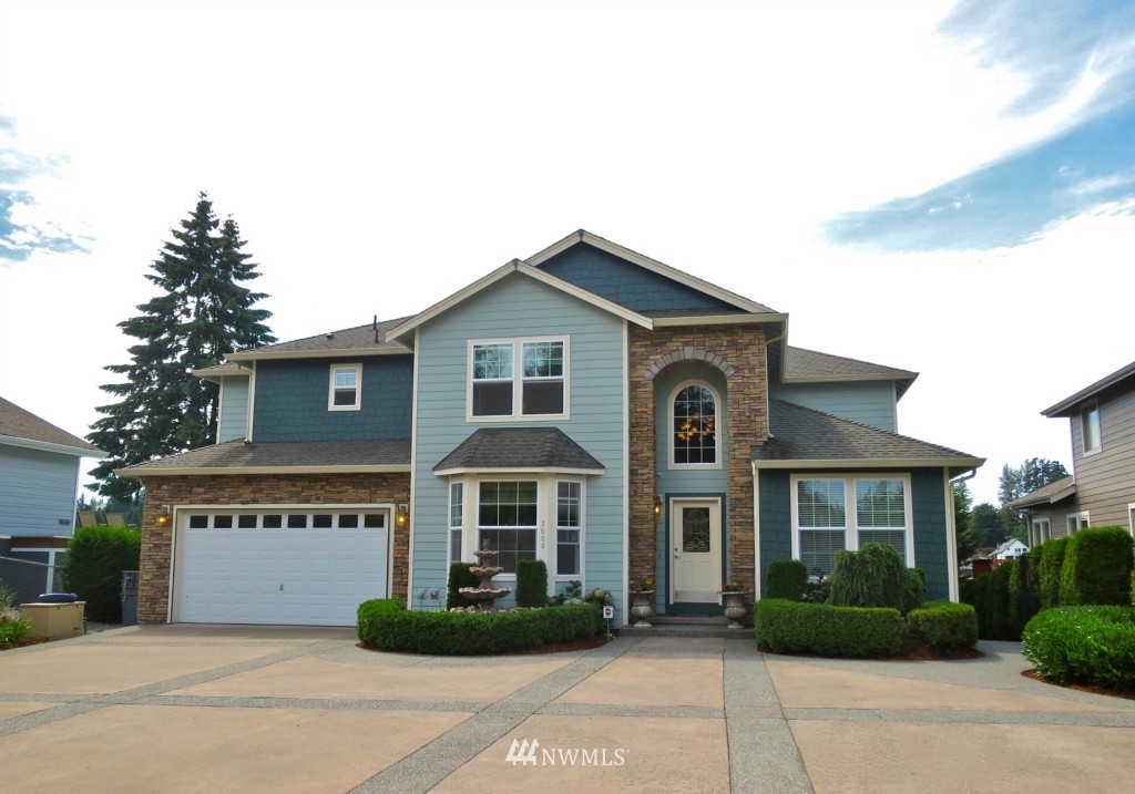 7008 Vandermark Road East Bonney Lake, WA 98391 - Photo 4 of 24