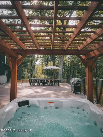 $1,150,000 | 724 Green Lake Road, Catskill, NY 12414