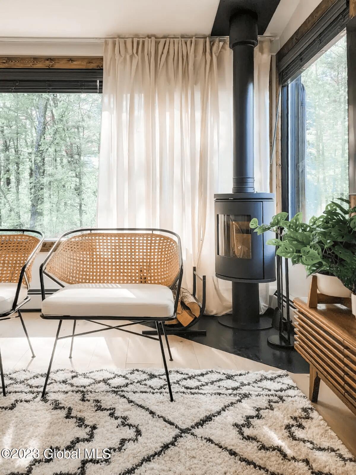 724 Green Lake Road Catskill, NY 12414 - Photo 6 of 34 5ad23626-0788-4774-85a7-b0b0a351516b.jpe