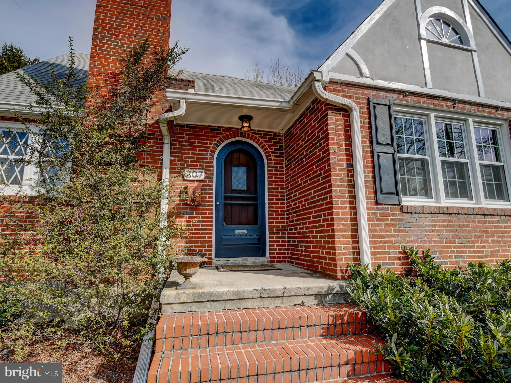 207 Aigburth Road Towson, MD 21286 - Photo 3 of 36