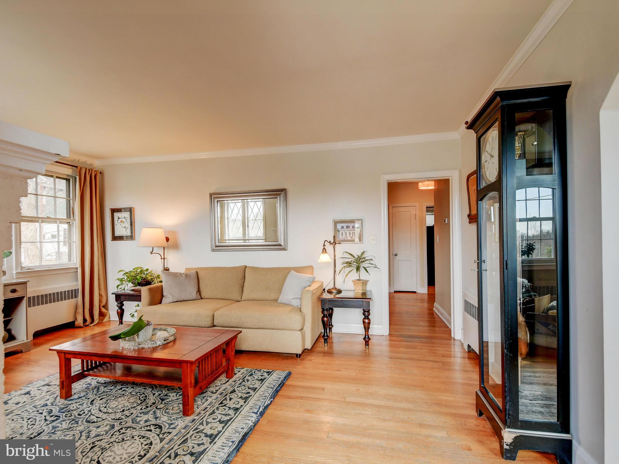 207 Aigburth Road Towson, MD 21286 - Photo 4 of 36