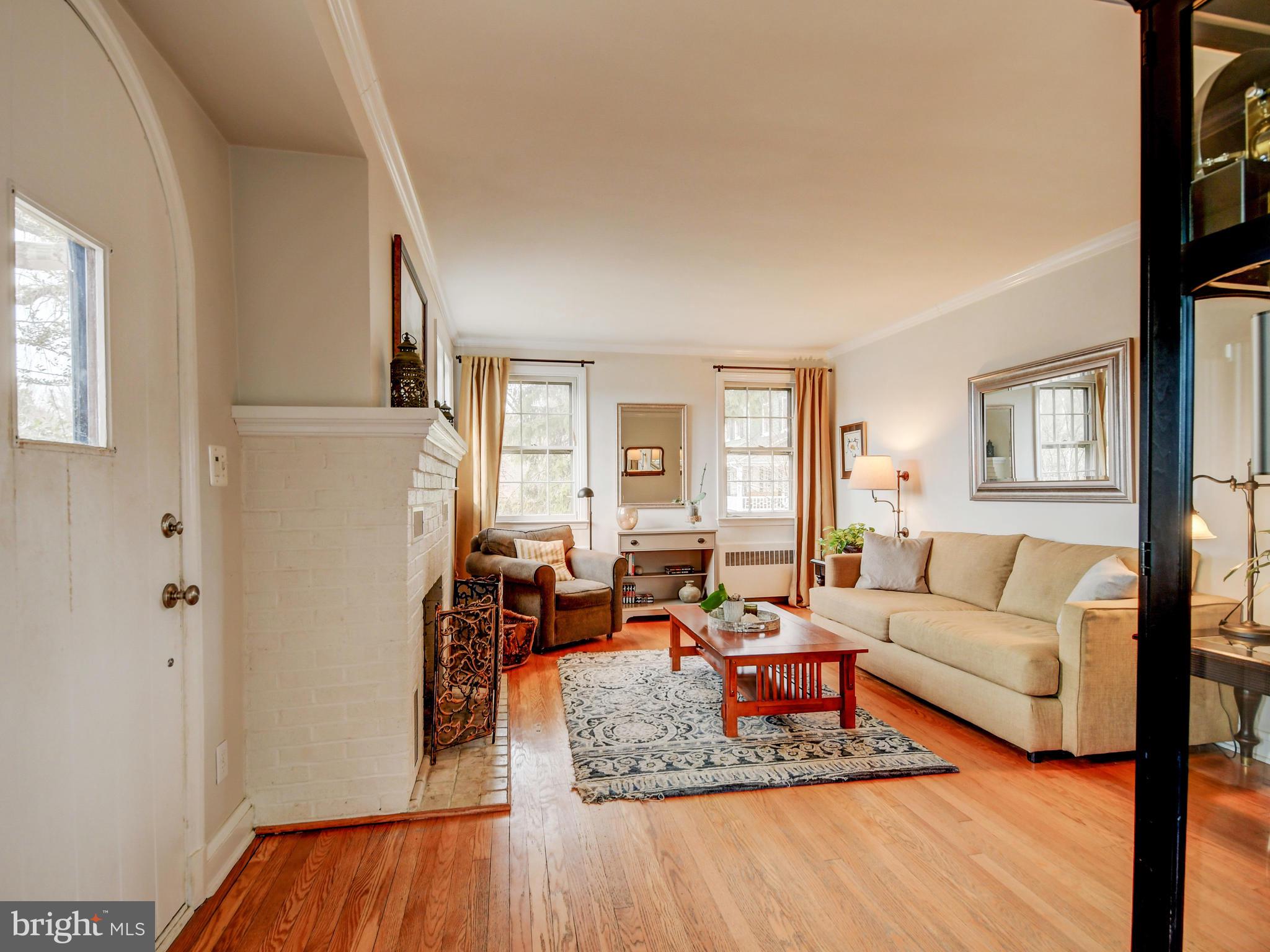 207 Aigburth Road Towson, MD 21286 - Photo 5 of 36