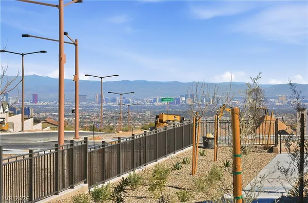 $2,450 | 12460 Kings Crk Place, Las Vegas, NV 89138