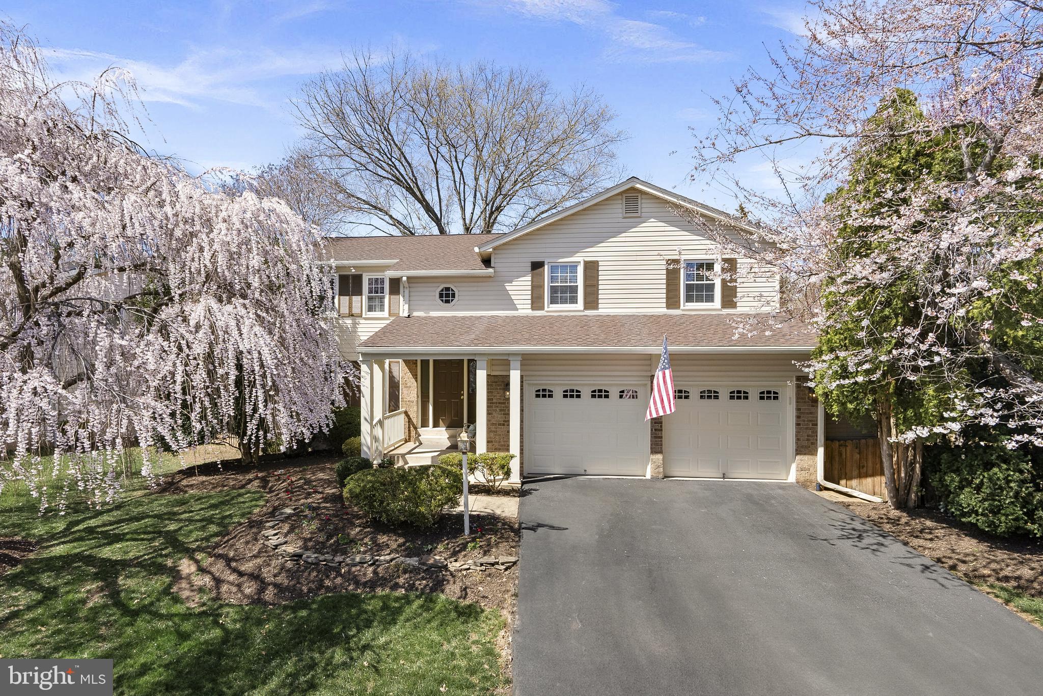 13908 Poplar Tree Road Chantilly, VA 20151 - Photo 3 of 77 Welcome Home to this 5BR/3.5BA Updated Colonial!