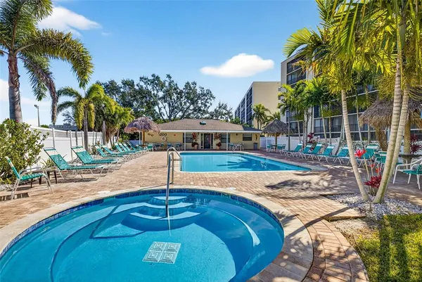 $269,000 | 800 Cove Cay Drive, Unit 7D, Clearwater, FL 33760