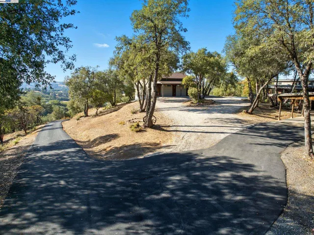 $799,000 | 16440 Clinton Road, Jackson, CA 95642