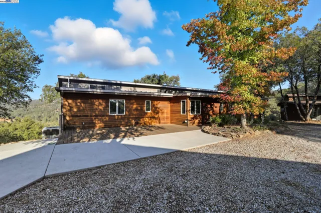 $799,000 | 16440 Clinton Road, Jackson, CA 95642