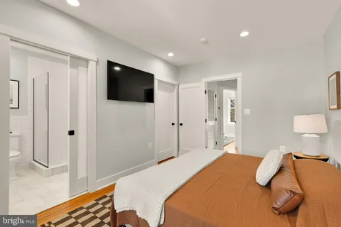 $899,500 | 409 Columbia Road Northwest, Washington, DC 20001