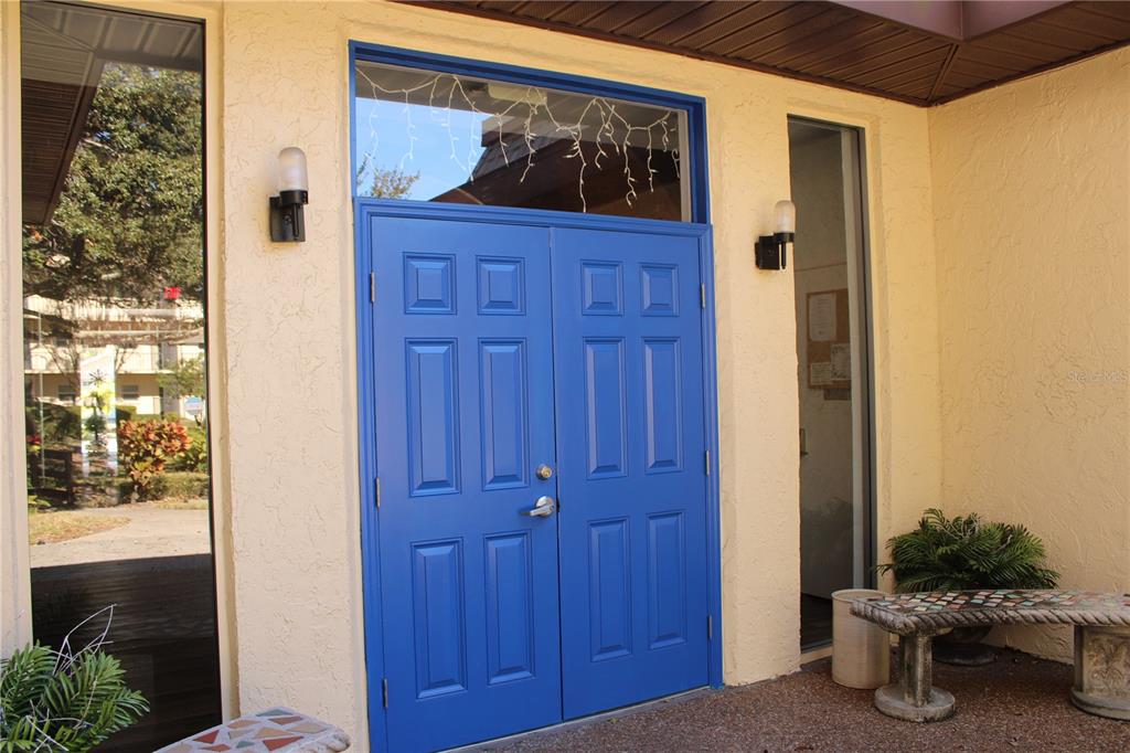 11485 Oakhurst Road, Unit 1200215 Largo, FL 33774 - Photo 38 of 68 a view of a hallway with front door