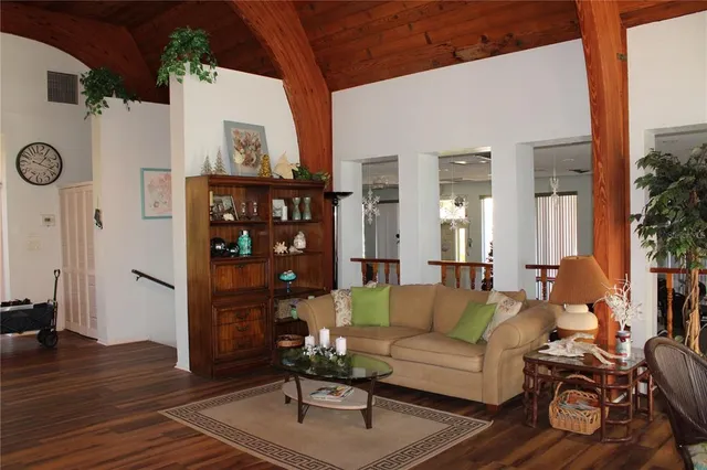 $128,000 | 11485 Oakhurst Road, Unit 1200215, Largo, FL 33774