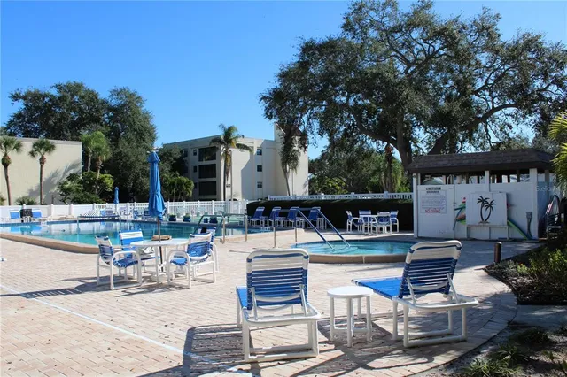 $128,000 | 11485 Oakhurst Road, Unit 1200215, Largo, FL 33774