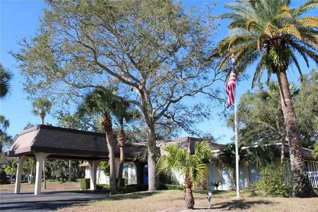 $128,000 | 11485 Oakhurst Road, Unit 1200215, Largo, FL 33774