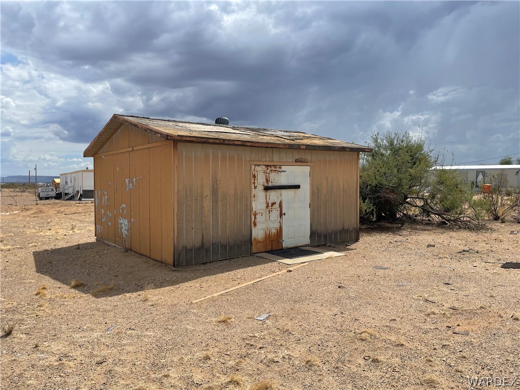 625 Bacobi Road Golden Valley, AZ 86413 - Photo 4 of 12