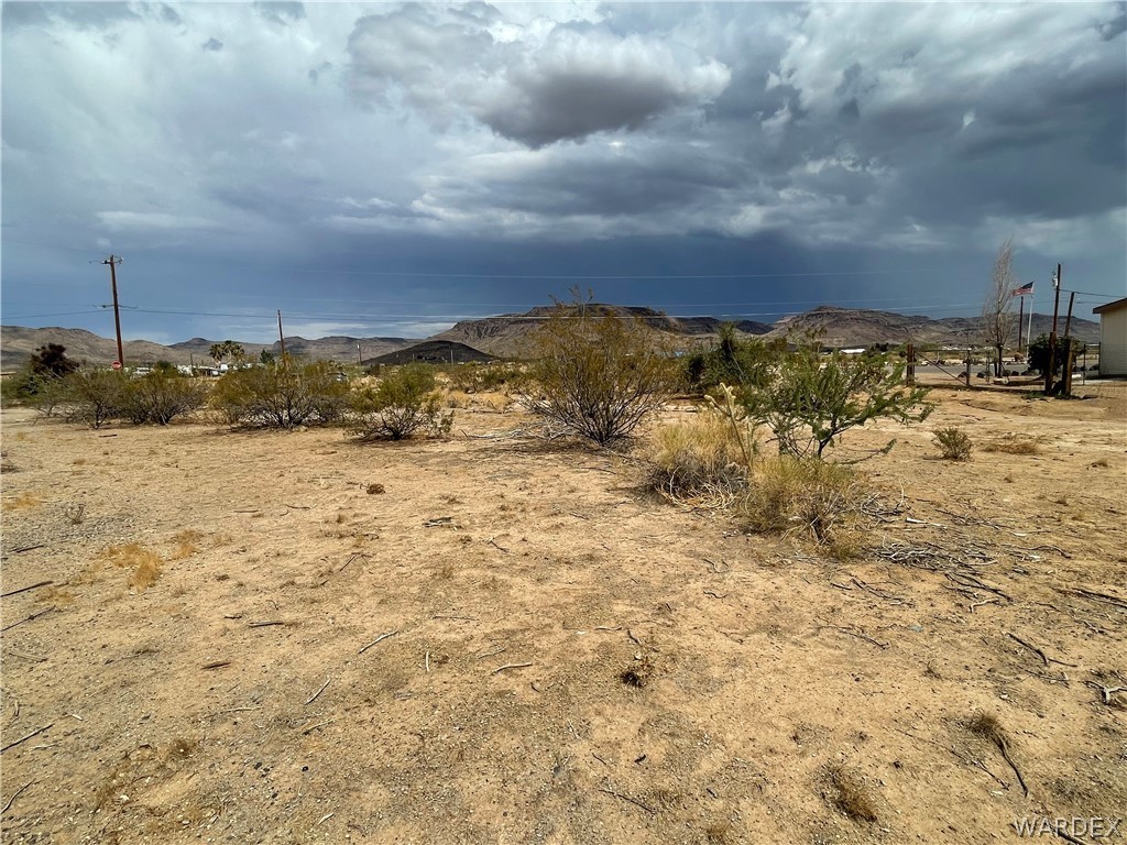625 Bacobi Road Golden Valley, AZ 86413 - Photo 8 of 12