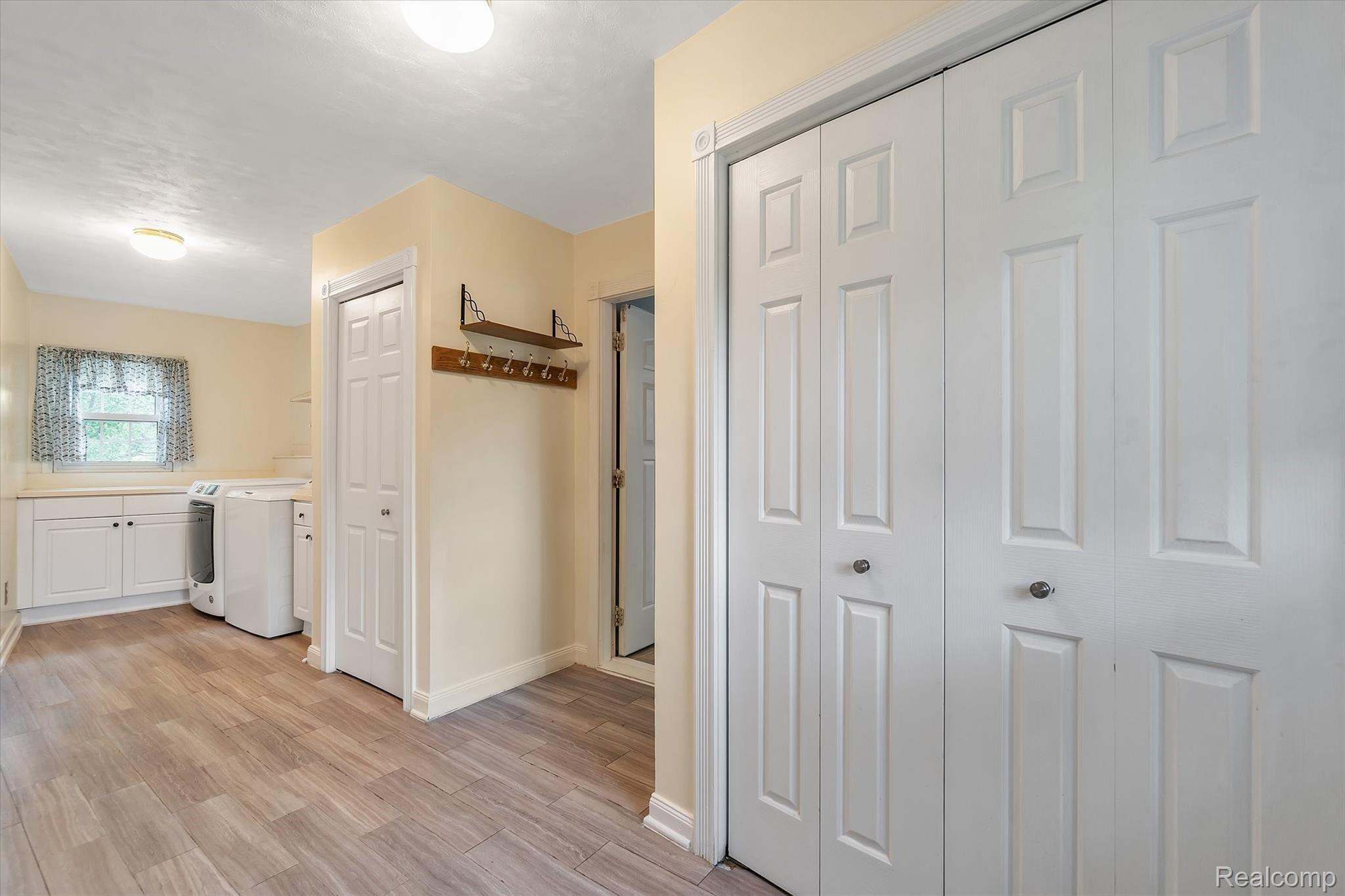 2090 Montague Road Davison, MI 48423 - Photo 21 of 61 20-2090-Montague-Rd-WindowStill-Real-Estate-Photography-20.jpg