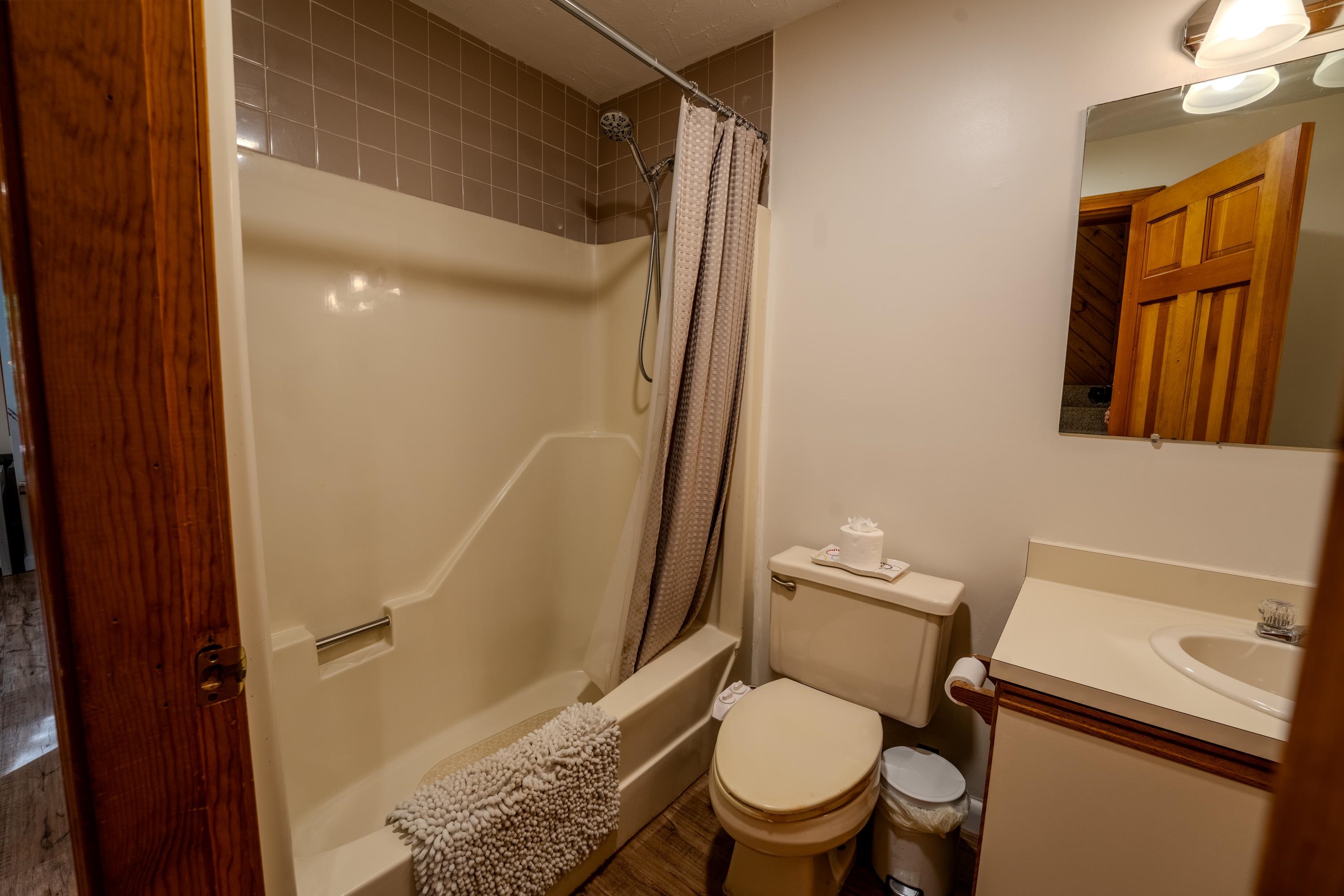 10 Greenridge Road, Unit 1 Lincoln, NH 03251 - Photo 16 of 37