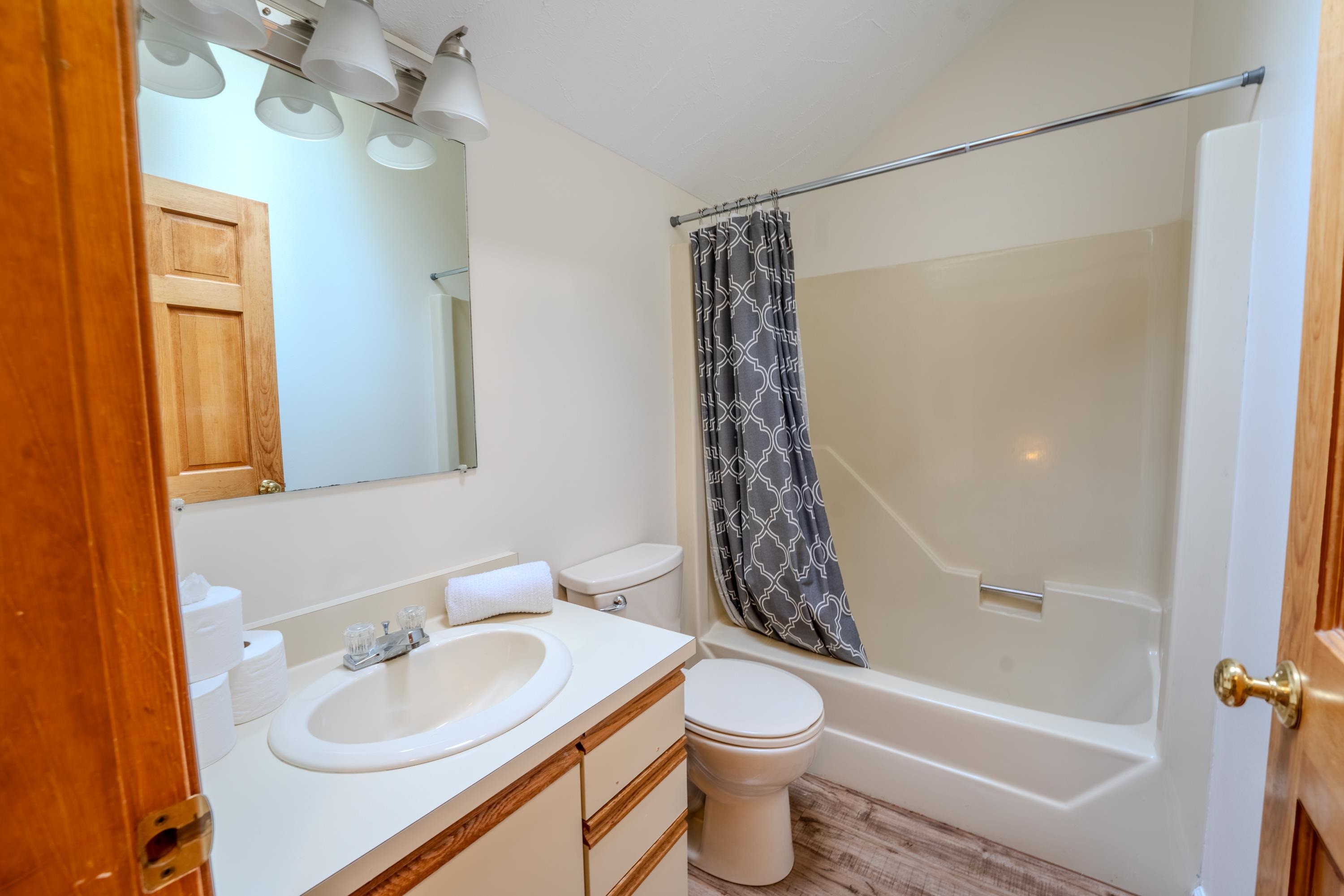 10 Greenridge Road, Unit 1 Lincoln, NH 03251 - Photo 23 of 37