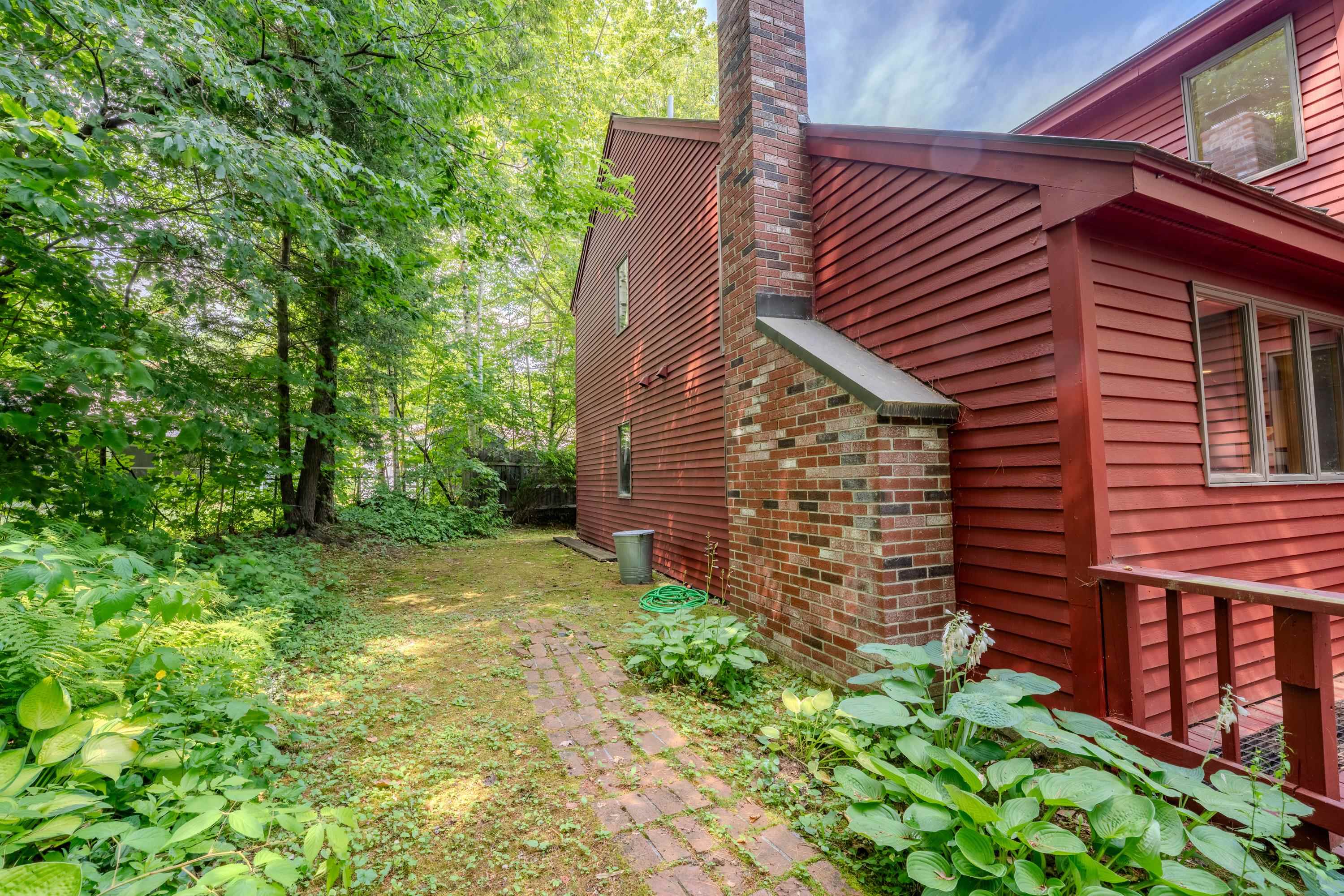 10 Greenridge Road, Unit 1 Lincoln, NH 03251 - Photo 27 of 37