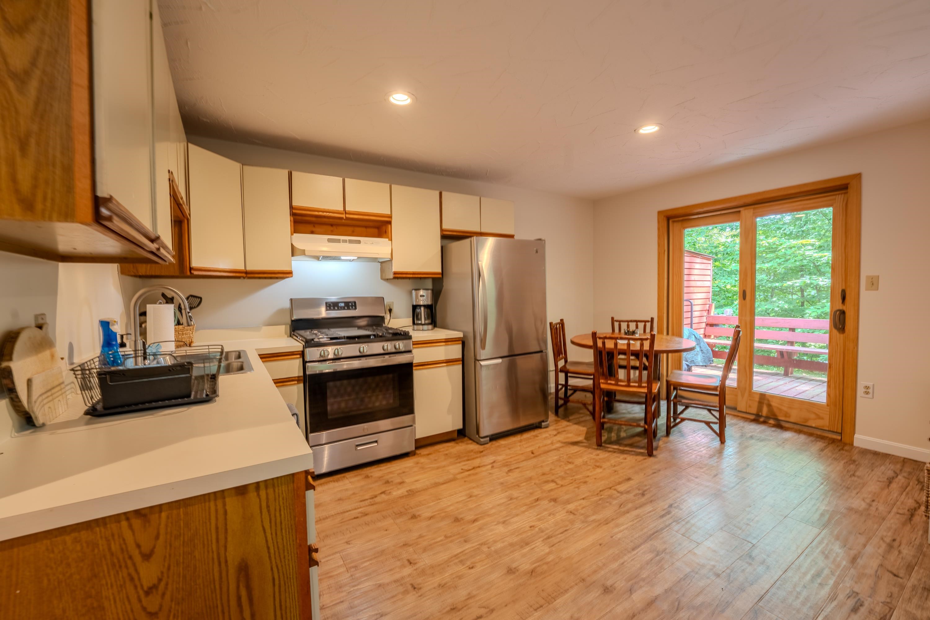 10 Greenridge Road, Unit 1 Lincoln, NH 03251 - Photo 9 of 37