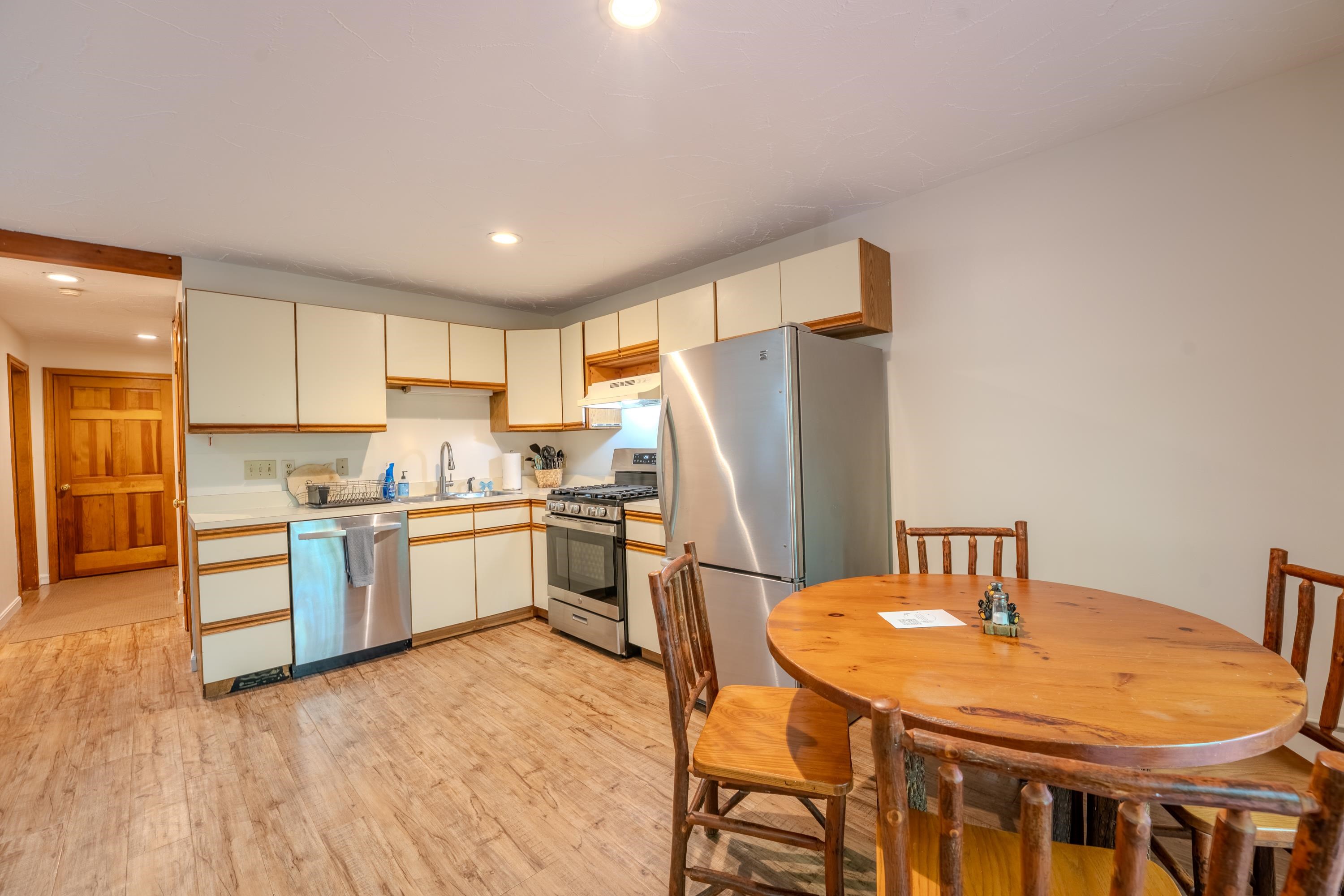 10 Greenridge Road, Unit 1 Lincoln, NH 03251 - Photo 10 of 37