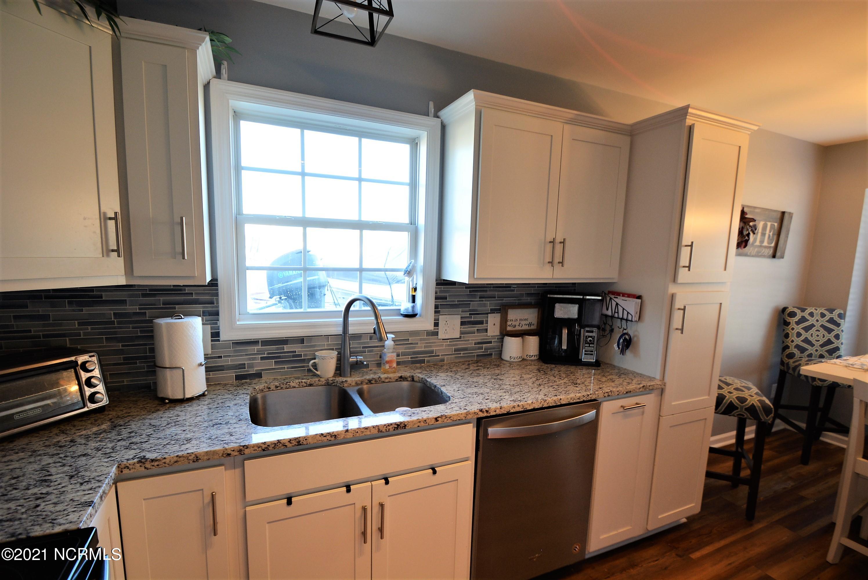 234 Rutledge Avenue Beaufort, NC 28516 - Photo 12 of 28 Nice double sink