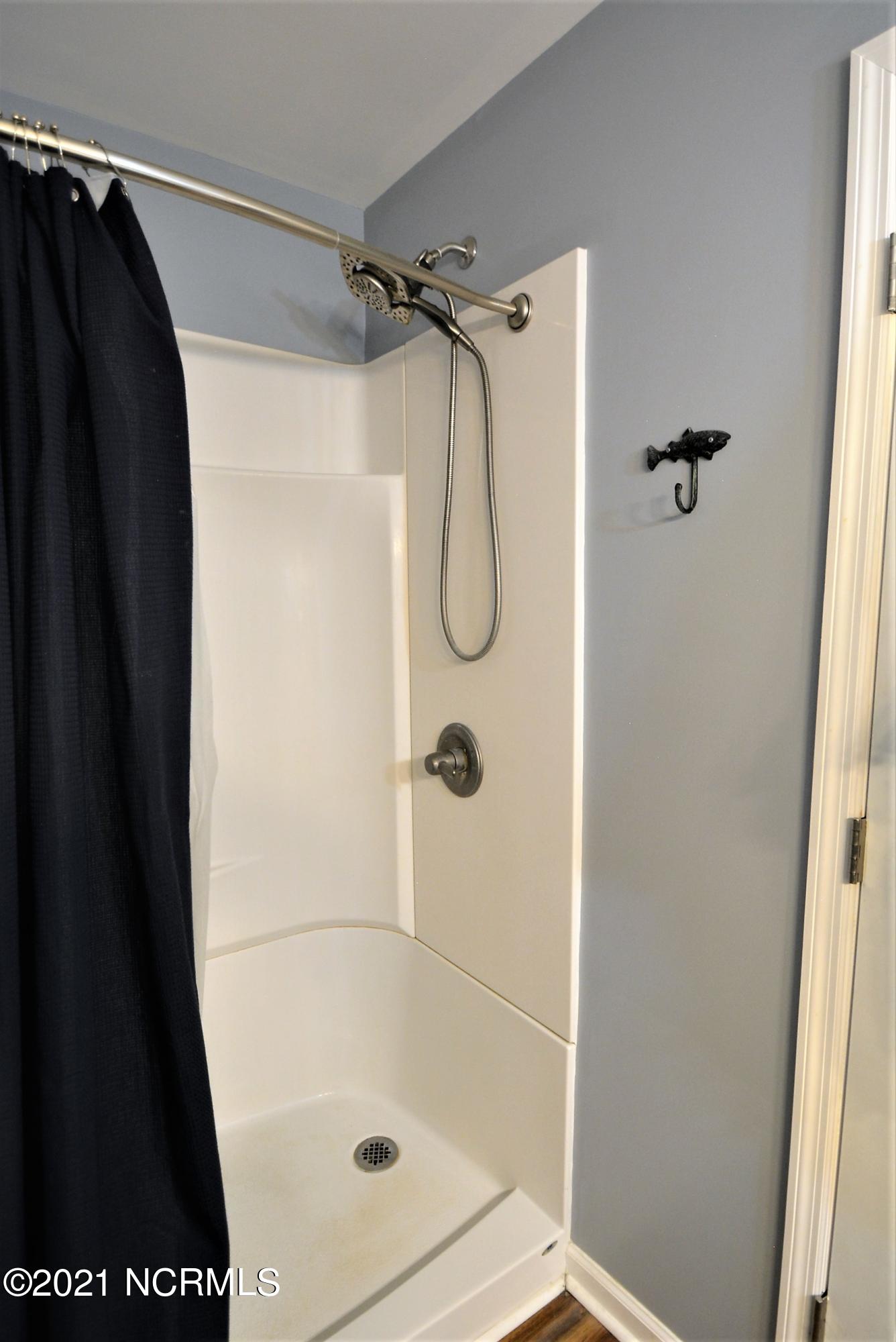 234 Rutledge Avenue Beaufort, NC 28516 - Photo 21 of 28 Walk in shower