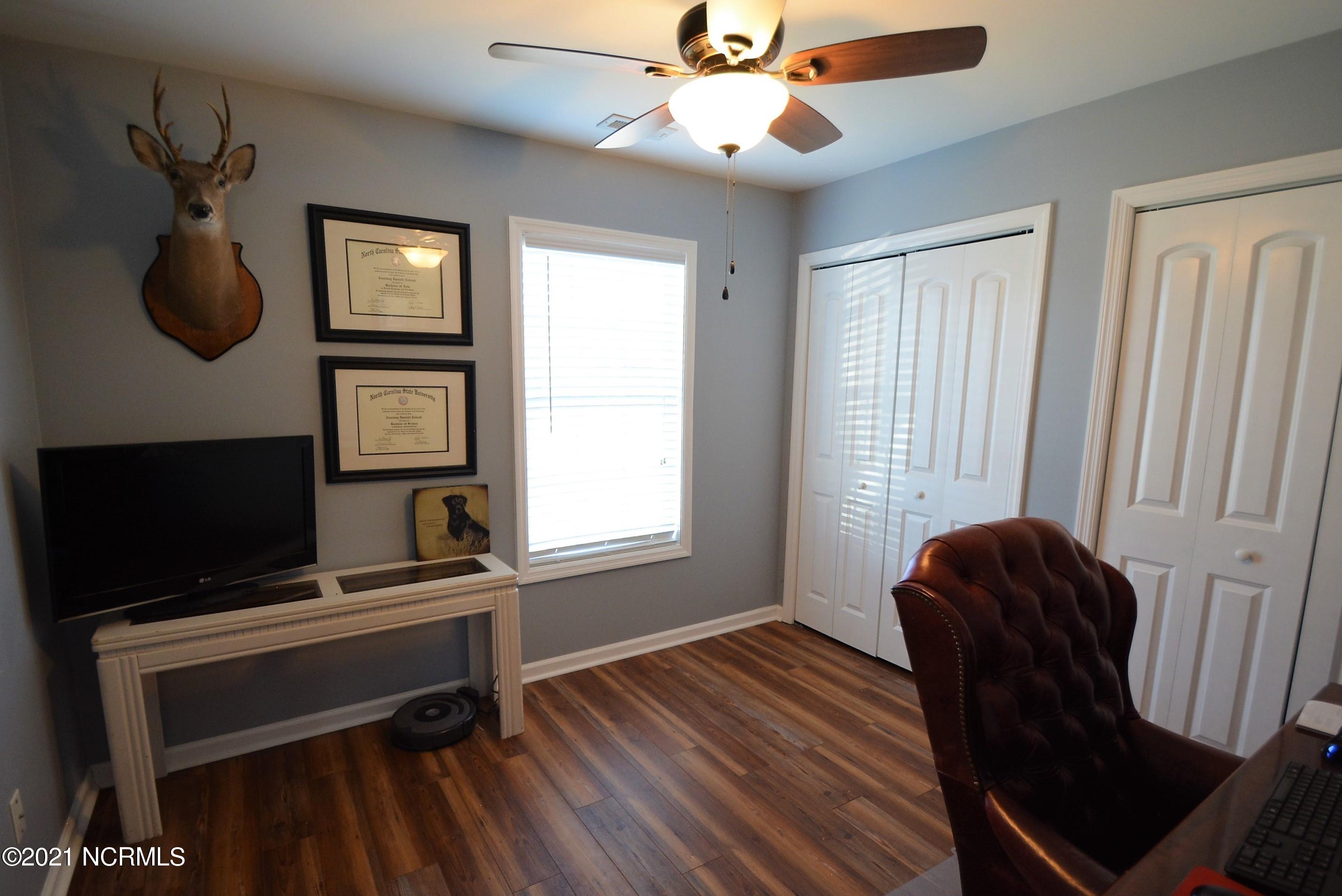 234 Rutledge Avenue Beaufort, NC 28516 - Photo 24 of 28 3rd bedroom