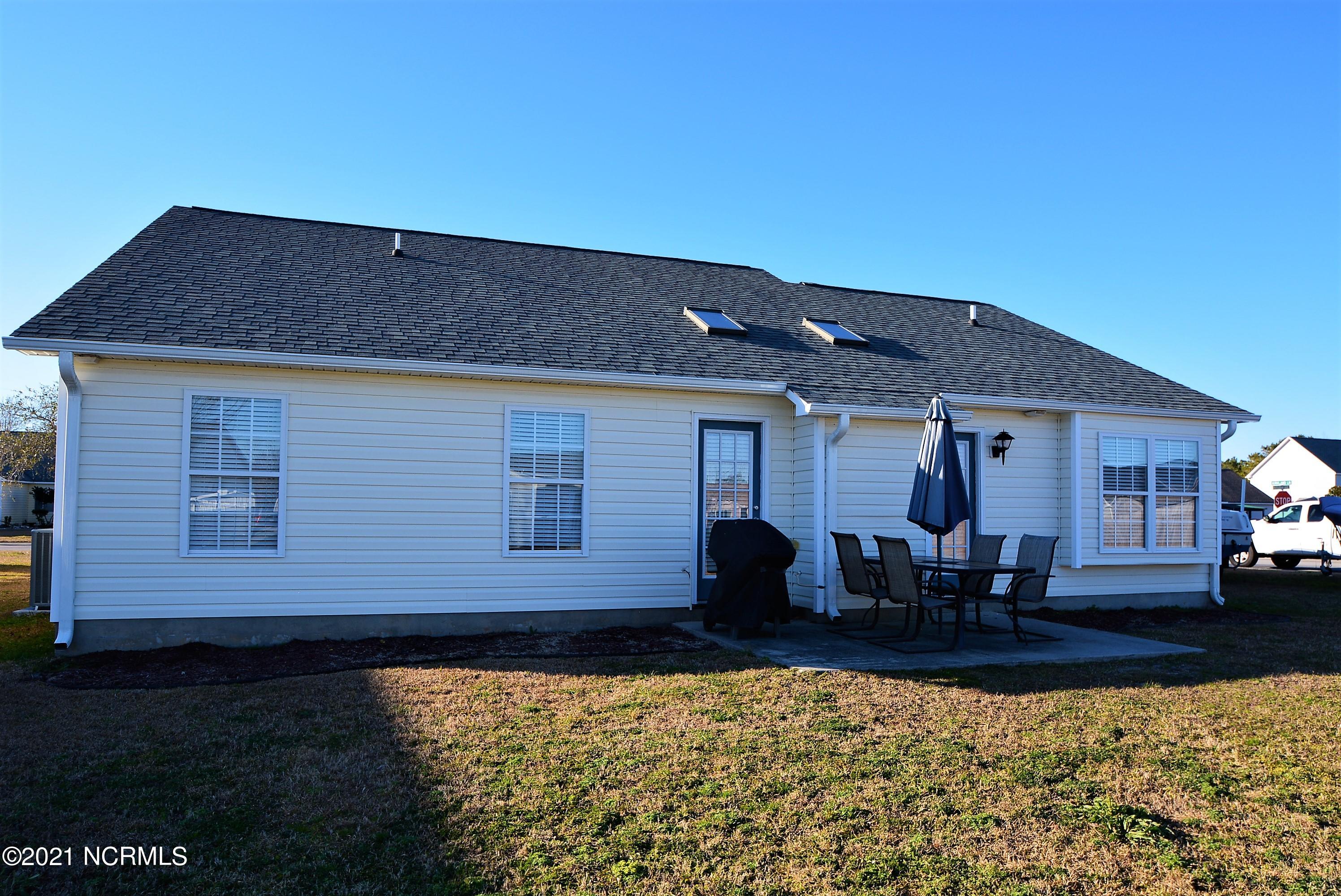 234 Rutledge Avenue Beaufort, NC 28516 - Photo 27 of 28 Back of home