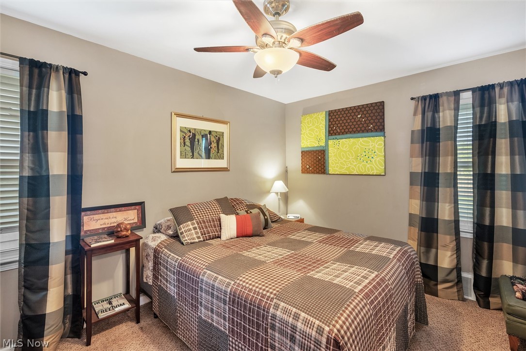 998 Learidge Road Cleveland, OH 44124 - Photo 9 of 20