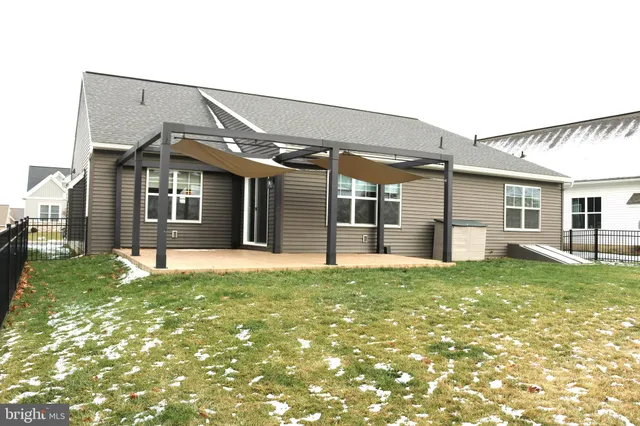 a view of entrance door of the house