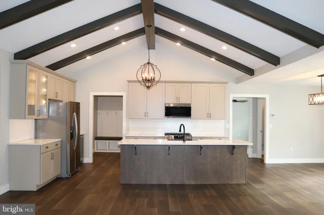 $585,000 | 2097 Hill Side Drive, Mechanicsburg, PA 17055