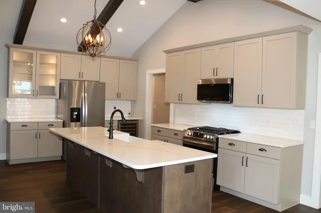 $585,000 | 2097 Hill Side Drive, Mechanicsburg, PA 17055