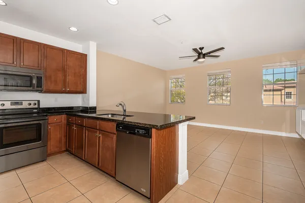 $2,850 | 932 Southwest 147th Avenue, Unit 2905, Pembroke Pines, FL 33027