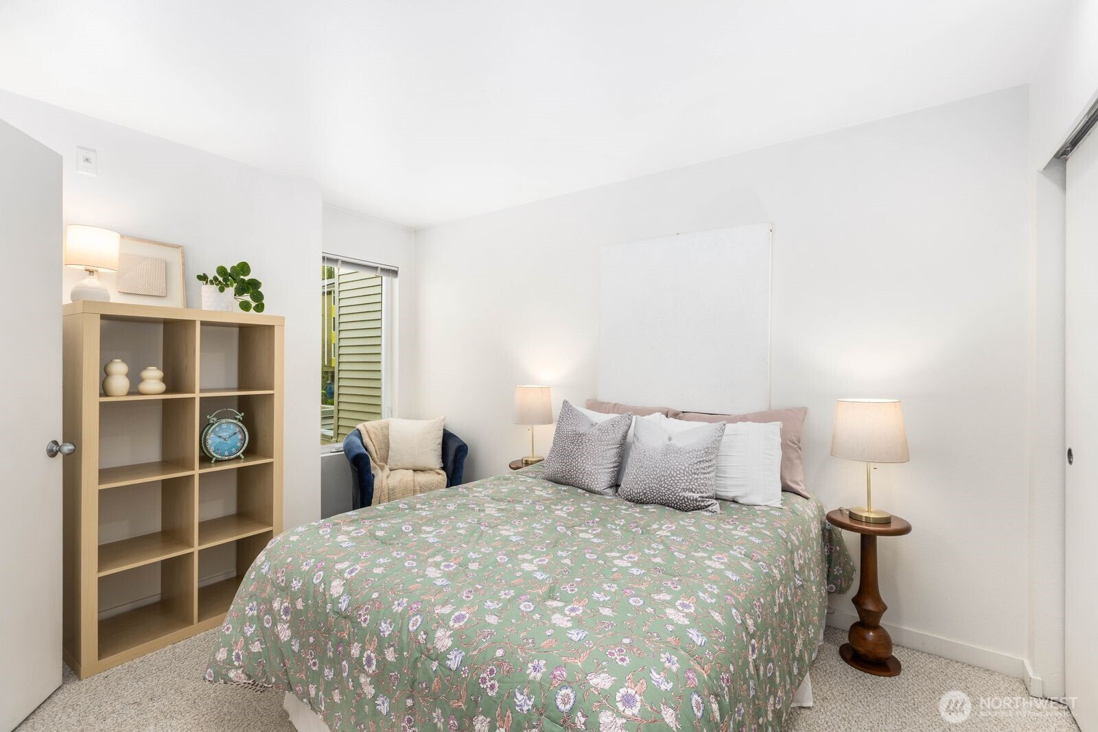 10237 Southeast 3rd Street, Unit 5 Bellevue, WA 98004 - Photo 23 of 35