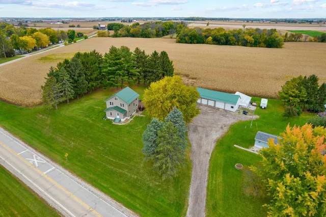 $399,000 | W10062 County Road West, Beaver Dam, WI 53916