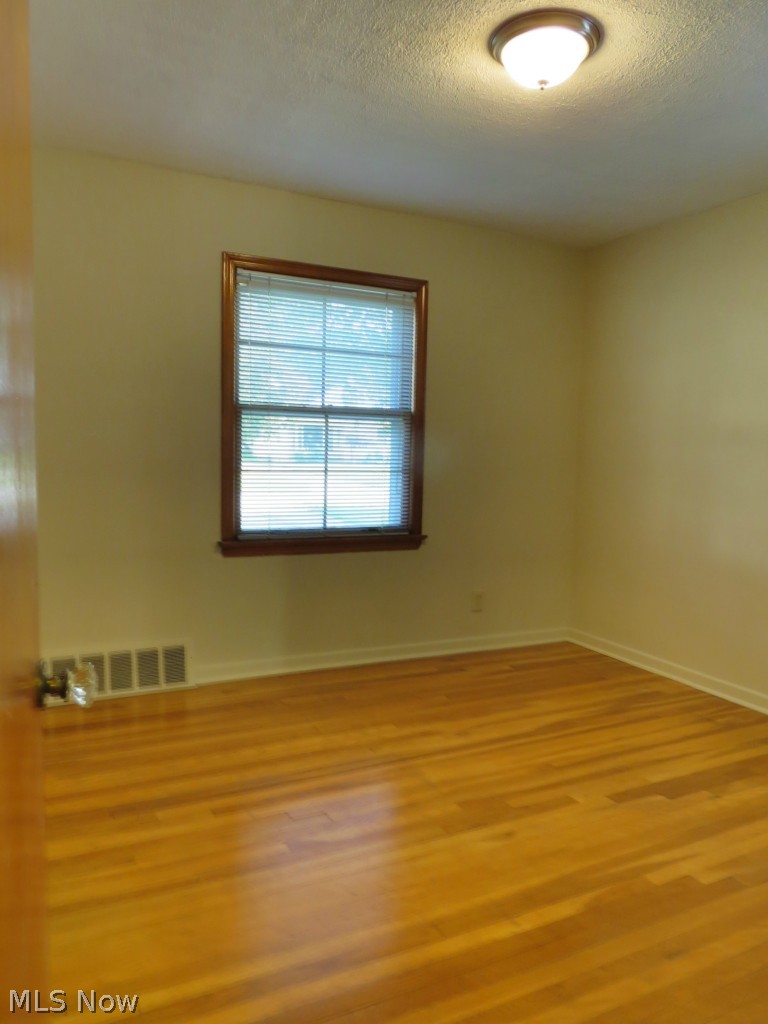 2002 Lorimer Road Cleveland, OH 44134 - Photo 11 of 25