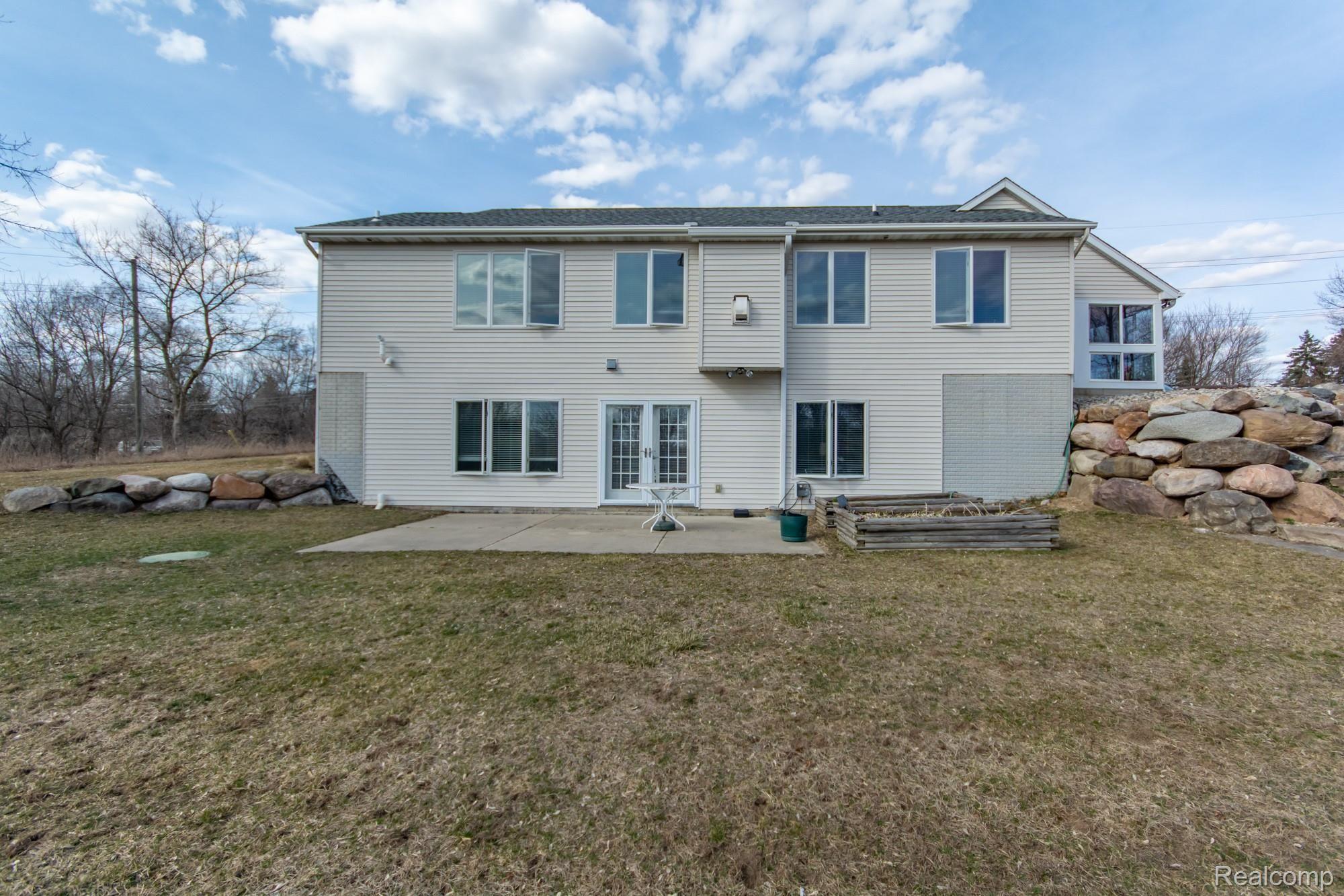 6279 Maybee Road Clarkston, MI 48346 - Photo 28 of 37 DSC_8607.jpg