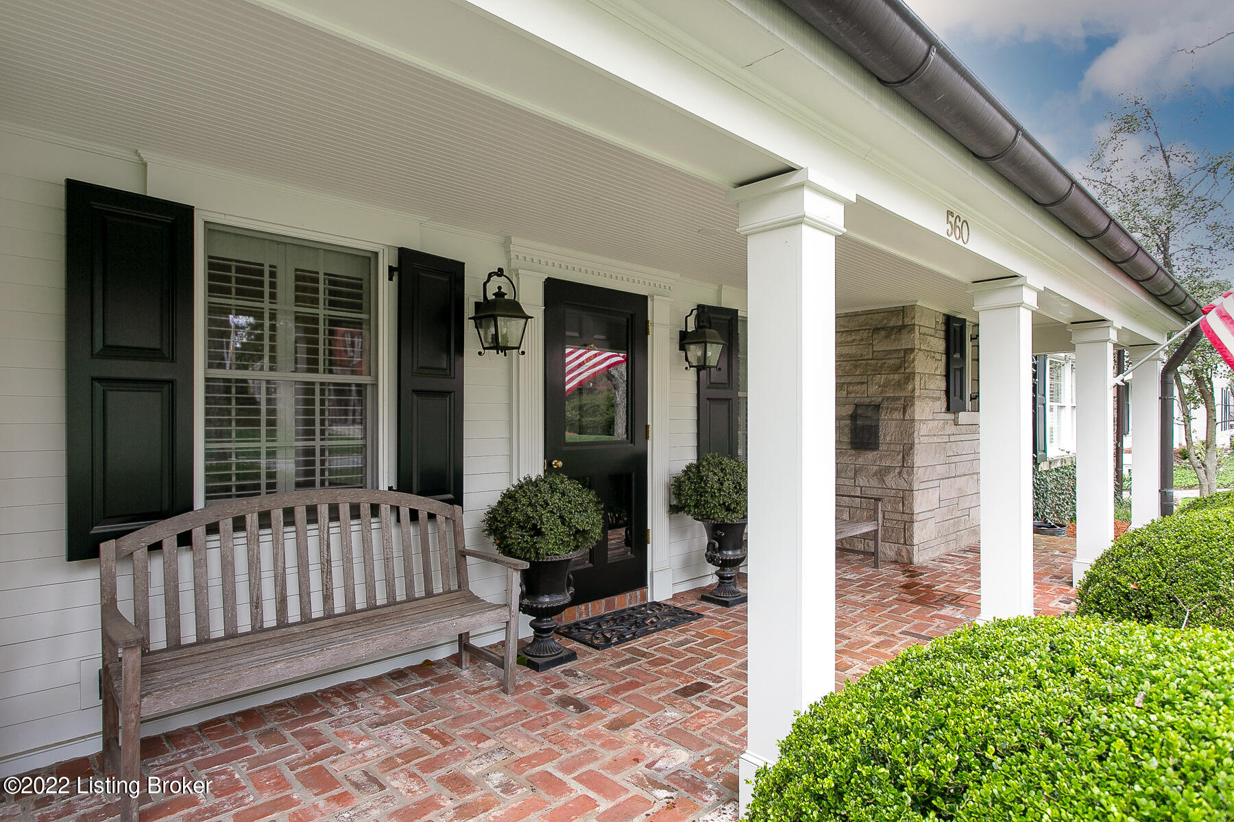 560 Sunset Road Louisville, KY 40206 - Photo 3 of 88 Front Porch