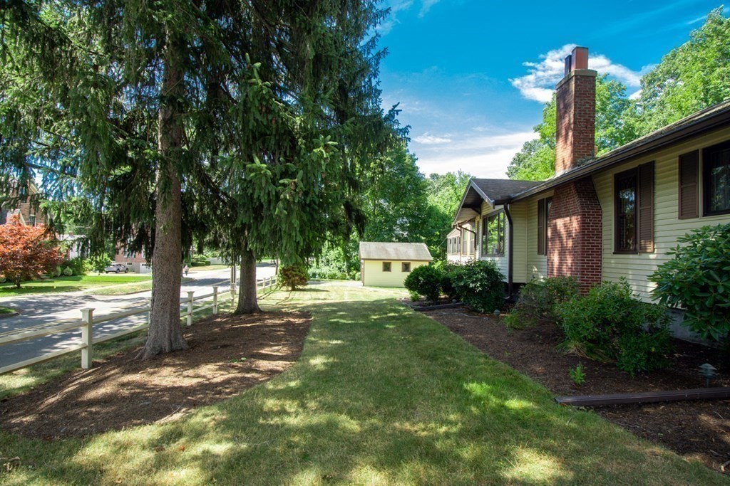 77 Marked Tree Road Needham, MA 02492 - Photo 6 of 23