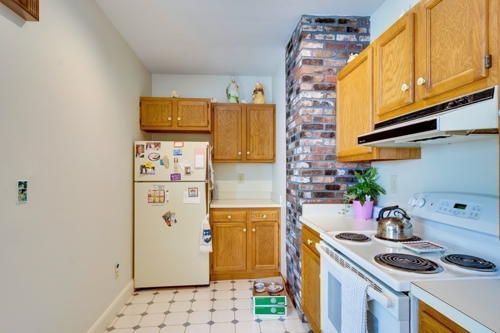 77 Marked Tree Road Needham, MA 02492 - Photo 10 of 23