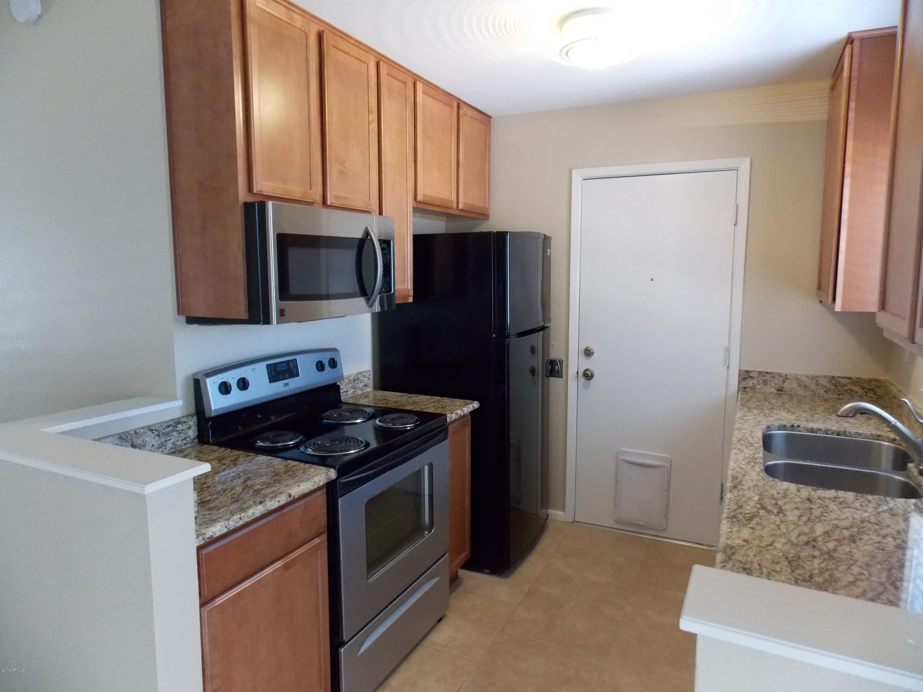 4404 East Darrel Road Phoenix, AZ 85042 - Photo 8 of 17 kitchen