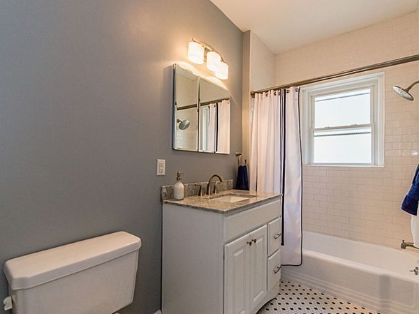 19 Hamilton Road, Unit 4 Brookline, MA 02446 - Photo 9 of 12 Gallery Image 9