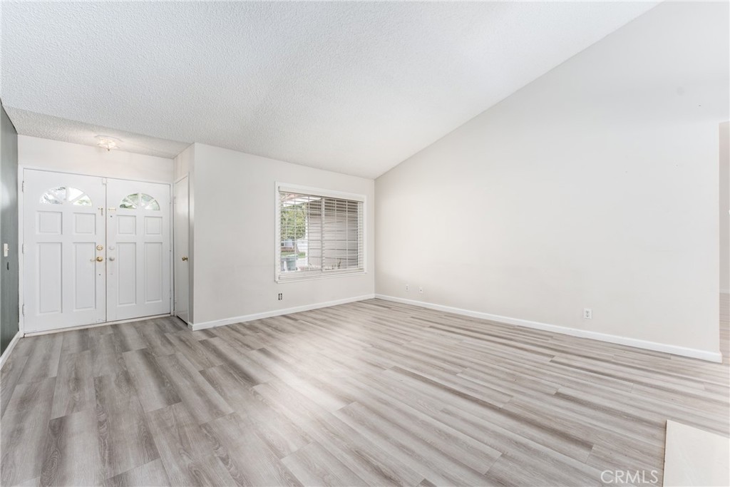 3219 Landmark Court Riverside, CA 92503 - Photo 4 of 24